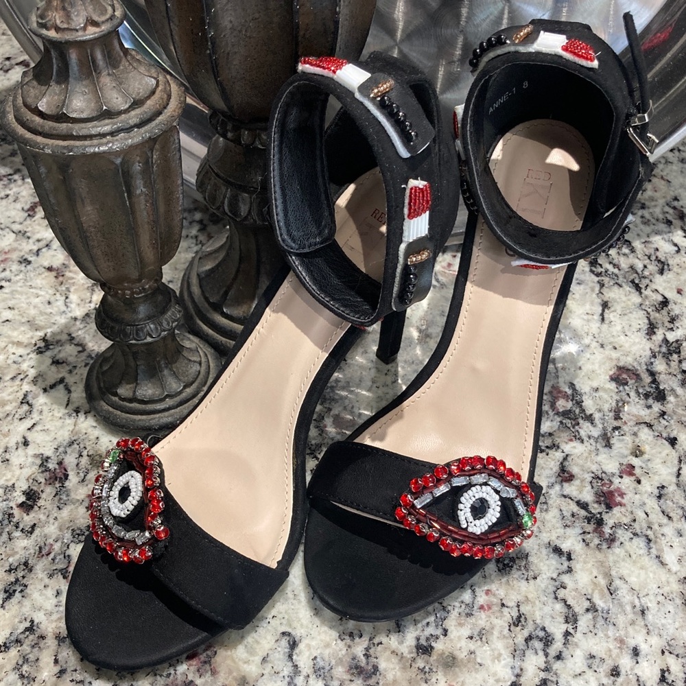 RED KISS•SIZE 8•KISS / LIPS 👄 HEELS•
